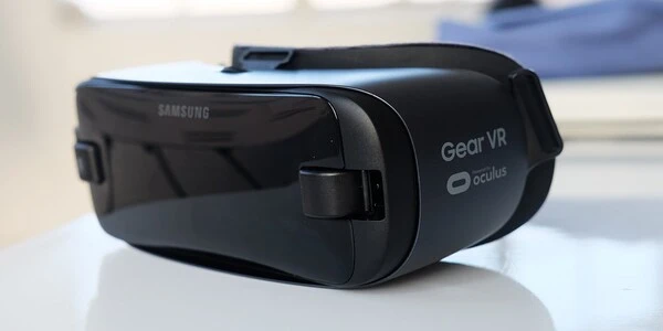 Virtual Reality: The Ultimate Guide to Stepping into the Future